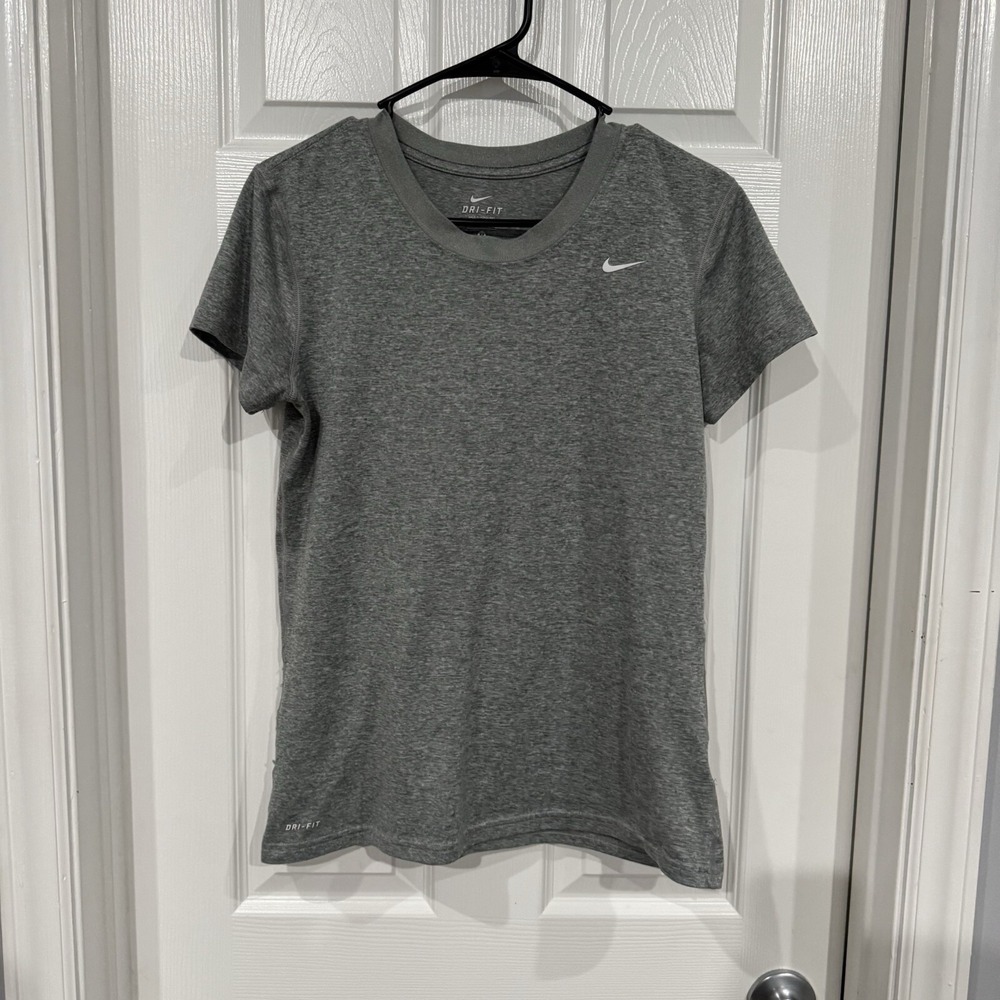 Nike T-Shirt Men's Medium Gray Dri-Fit Performance‎ Logo Crew Neck Short Sleeve